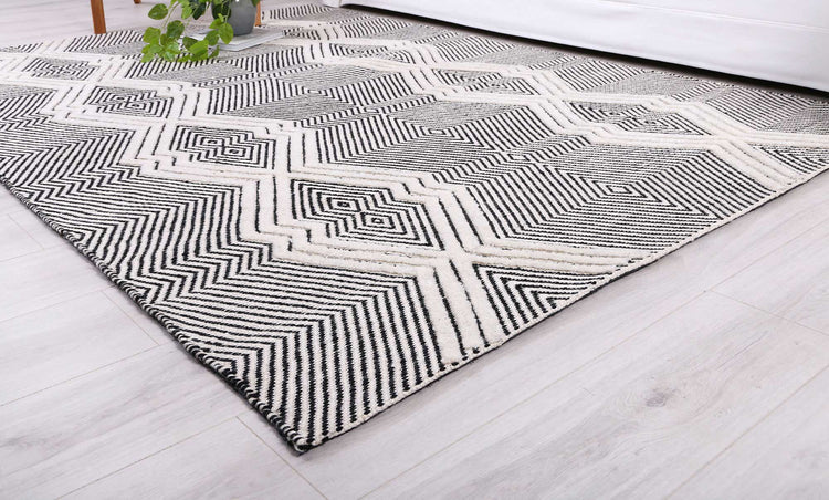 Himalaya Saw Tribal Ivory Wool Rug