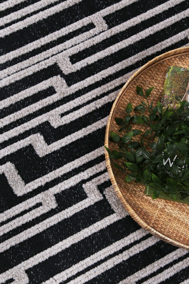 Nefeli Anthrasite Grey Matrix Rug