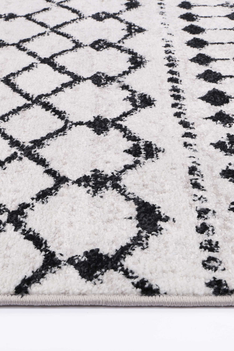 Ermina Tribal Black White Rug