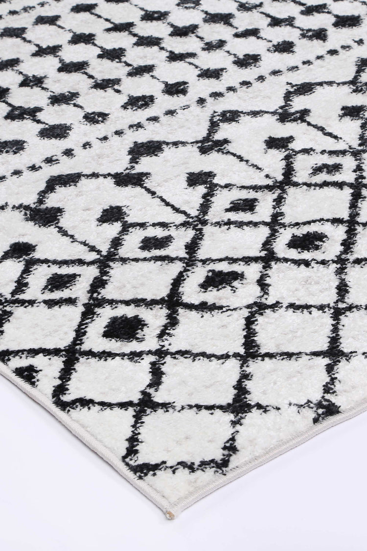 Ermina Tribal Black White Rug