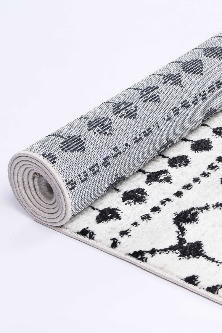 Ermina Tribal Black White Rug