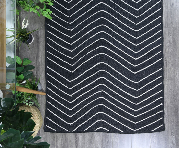 Artisan Black Natural Chevron Rug