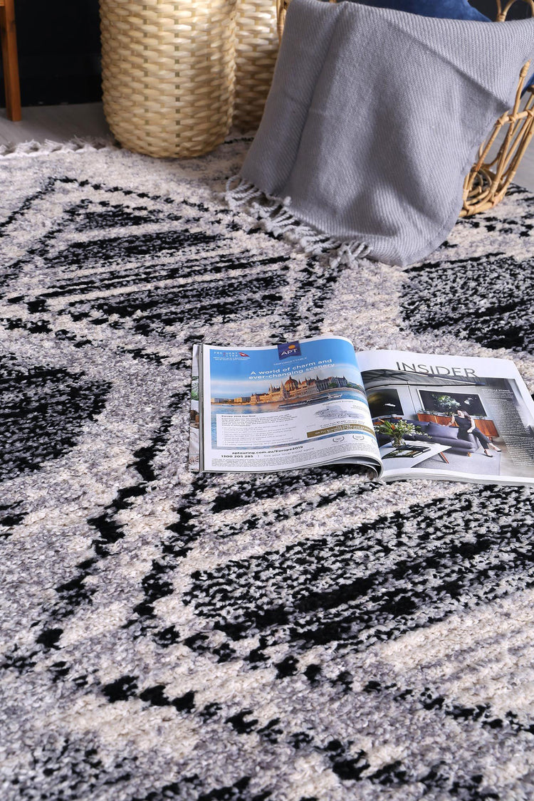 Myk Black White Diamond Rug