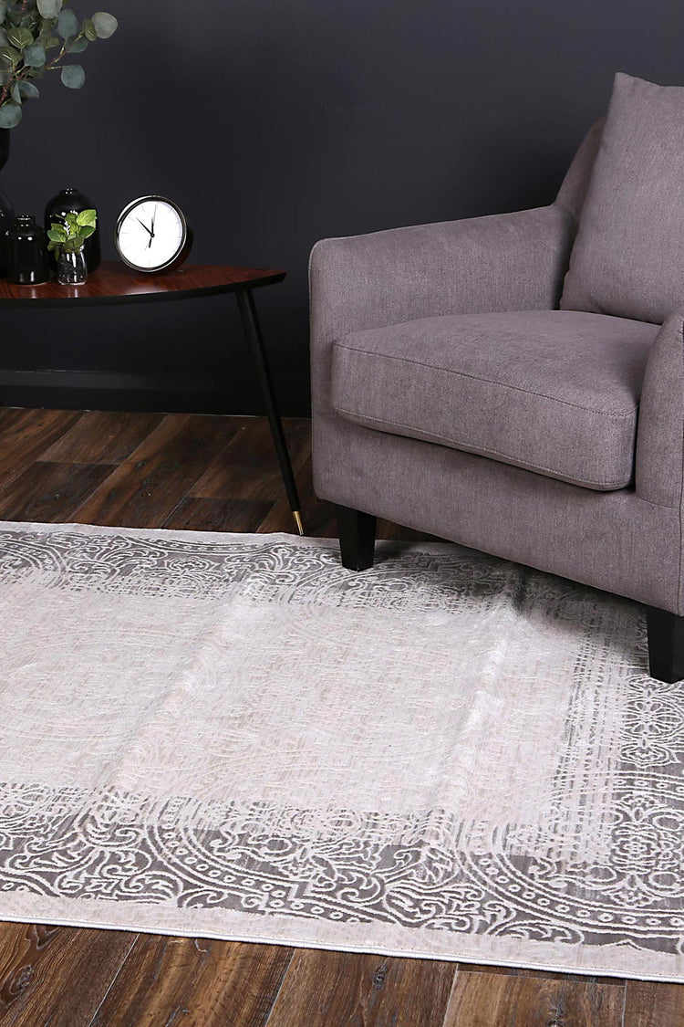 Rapsody Classic Border Cream Rug